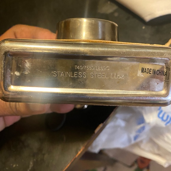 Camera shaped flask - Picture 2 of 4